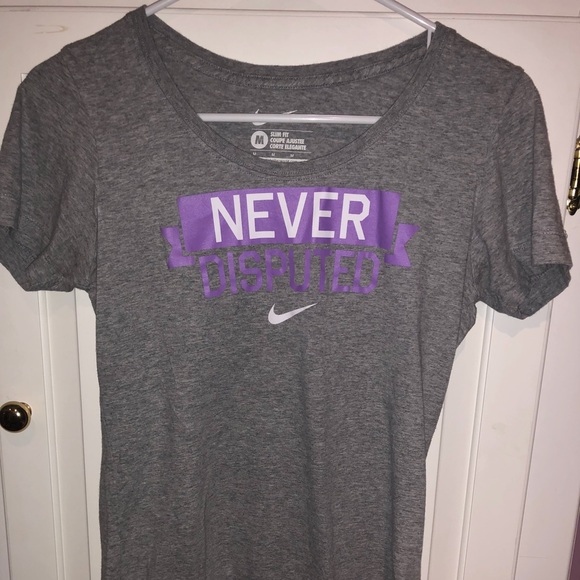 Nike Women’s T-Shirt - Picture 2 of 5